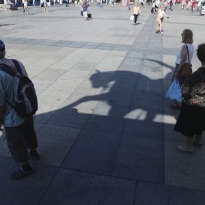 Zagrepčani i turisti pokušavaju se na različite načine zaštiti od vrućine