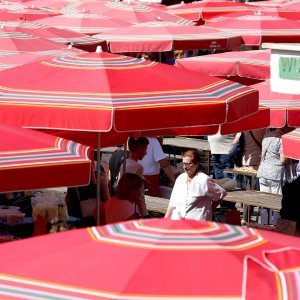 Zagrepčani i turisti pokušavaju se na različite načine zaštiti od vrućine