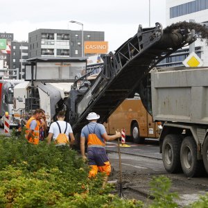 Radovi na južnom kolniku Zagrebačke avenije u smjeru grada