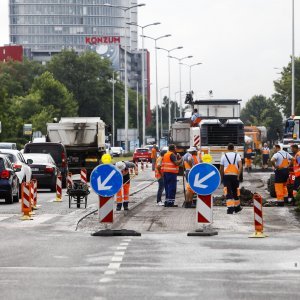 Radovi na južnom kolniku Zagrebačke avenije u smjeru grada