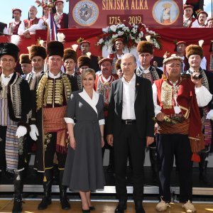Kolinda Grabar Kitarović i Stipe Jukić s alkarima