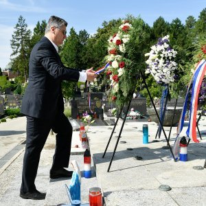 Zoran Milanović položio vijence podovom Dana pobjede