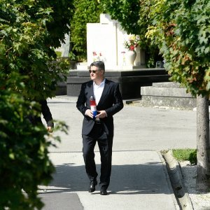 Zoran Milanović položio vijence podovom Dana pobjede