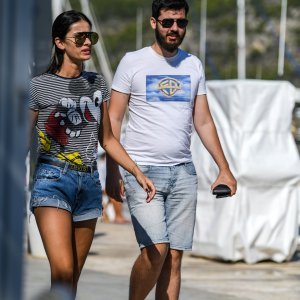 Mate Rimac i Katarina Lovrić na komiškoj rivi