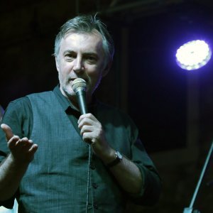 Miroslav Škoro održao koncert pred prepunim trgom Rudina u Primoštenu