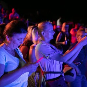 Dubrovnik: Koncert Hari Mata Harija na plaži Banje