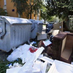 Ilegalno odbačeni krupni otpad u Zagrebu