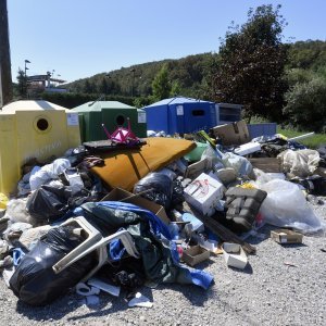 Ilegalno odbačeni krupni otpad u Zagrebu