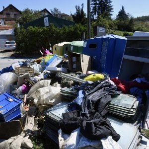 Ilegalno odbačeni krupni otpad u Zagrebu