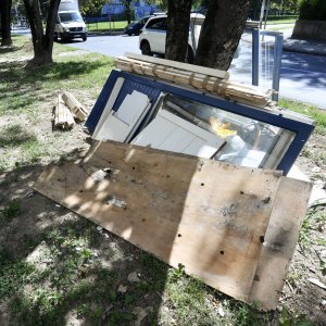 Ilegalno odbačeni krupni otpad u Zagrebu