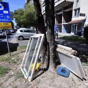 Ilegalno odbačeni krupni otpad u Zagrebu