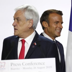 Summit G7, Emmanuel Macron i Sebastián Piñera