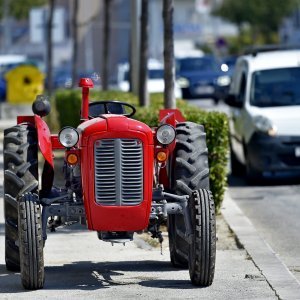 Traktor u Vukovarskoj ulici u Splitu