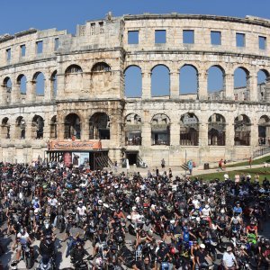 Pula: Tisuće motorista sudjelovalo u defileu povodom 25. godišnjice Croatia Bike Weeka