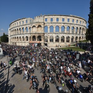 Pula: Tisuće motorista sudjelovalo u defileu povodom 25. godišnjice Croatia Bike Weeka