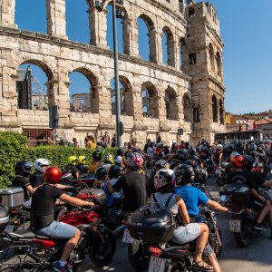 Pula: Tisuće motorista sudjelovalo u defileu povodom 25. godišnjice Croatia Bike Weeka