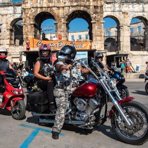 Pula: Tisuće motorista sudjelovalo u defileu povodom 25. godišnjice Croatia Bike Weeka