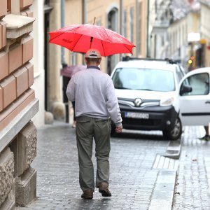 Kišno i hladno jutro u Zagrebu