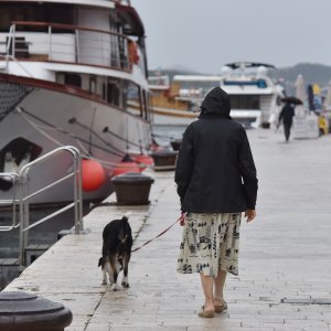 Kišno i hladno jutro u Šibeniku