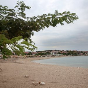 Kiša ispraznila plaže u Brodarici