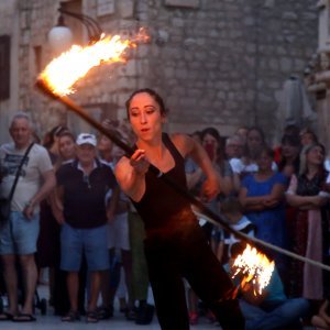 Šibenik: Atraktivan nastup skupine Artistika