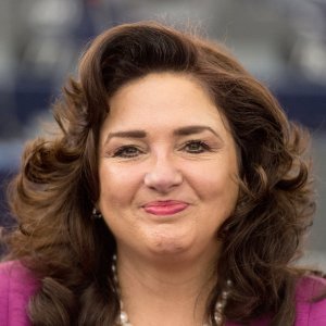 Helena Dalli, Malta: Povjerenica za jednakost