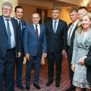 Ante Ćorušić, Tomislav Madžar, Drago Prgomet, Andrej Plenković, Milan Kujundžić, Margareta Mađerić i Željko Reiner