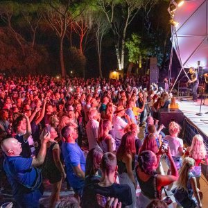 Dubrovnik: Grupa Parni valjak za kraj ljeta u Valamaru održala je koncert