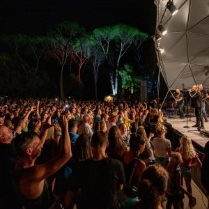 Dubrovnik: Grupa Parni valjak za kraj ljeta u Valamaru održala je koncert