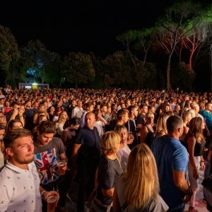 Dubrovnik: Grupa Parni valjak za kraj ljeta u Valamaru održala je koncert