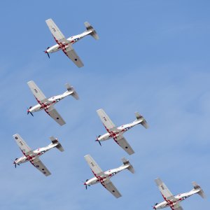 Krila Oluje i Patrouille de France izveli zajednički prelet i trenažne letove