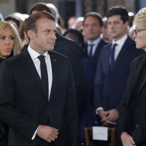 Emmanuel i Brigitte Macron sa Chiracovom kćerkom Claude