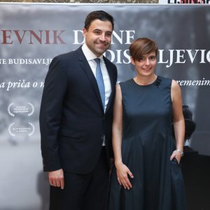 Davor Bernardić, Dana Budisavljević