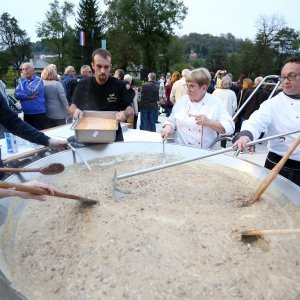 Omlet od 100 kilograma vrganja i tisuću jaja