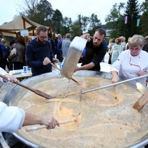 Omlet od 100 kilograma vrganja i tisuću jaja