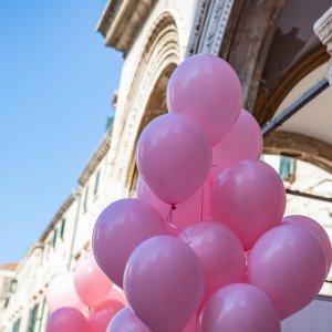 Dubrovnik: Održana Ružičasta subota na Stradunu posvećena važnost ranog otkrivanja raka dojke