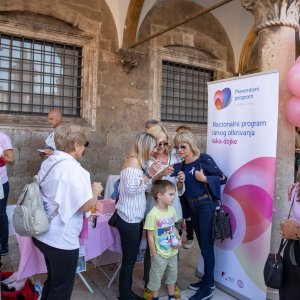 Dubrovnik: Održana Ružičasta subota na Stradunu posvećena važnost ranog otkrivanja raka dojke