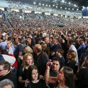 Mišo Kovač u prepunoj Areni održao koncert "Samo nas nebo rastavit može"