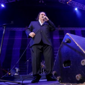 Mišo Kovač u prepunoj Areni održao koncert "Samo nas nebo rastavit može"