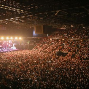 Mišo Kovač u prepunoj Areni održao koncert "Samo nas nebo rastavit može"