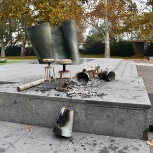 Uništen spomenik braniteljima u Sisku