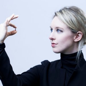 2016: Theranos zatvorio laboratorije zbog sumnji u ispravnost tehnologije ispitivanja krvi