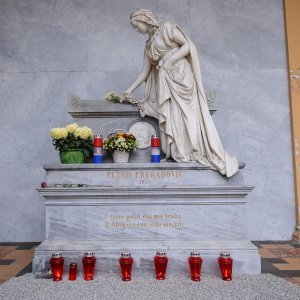 Nadgrobni spomenik Petru Preradoviću