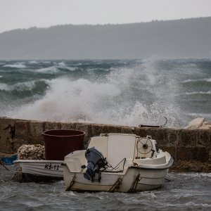 Orkansko jugo u Dalmaciji - Kaštel Štafilić