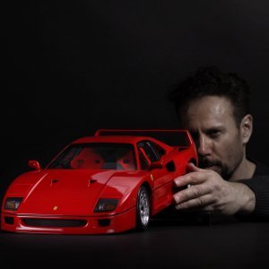 Replika Ferrarija F40