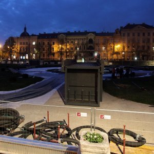 Postavljanje klizališta na Trgu kralja Tomislava