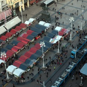 Drvene kućice na glavnom zagrebačkom trgu