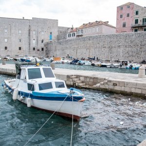Smeće doplovilo u Dubrovnik