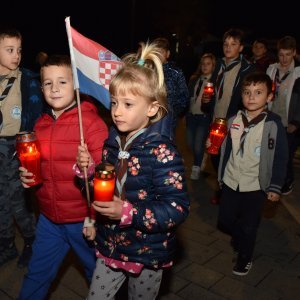 Mještani Vodica odali počast žrtvama Vukovara i Škabrnje
