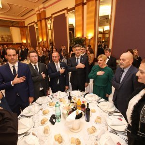 Na Sinjsku noć stigli premijer Plenković i predsjednica Kolinda Grabar Kitarović